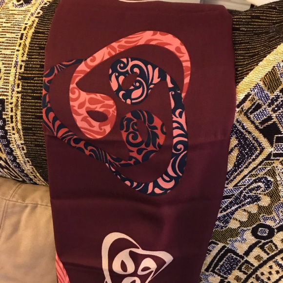 New ladies scarf. 100% polyester - Picture 5 of 5